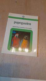 Boek papegaaien, Boeken, Dieren en Huisdieren, Ophalen of Verzenden, Zo goed als nieuw