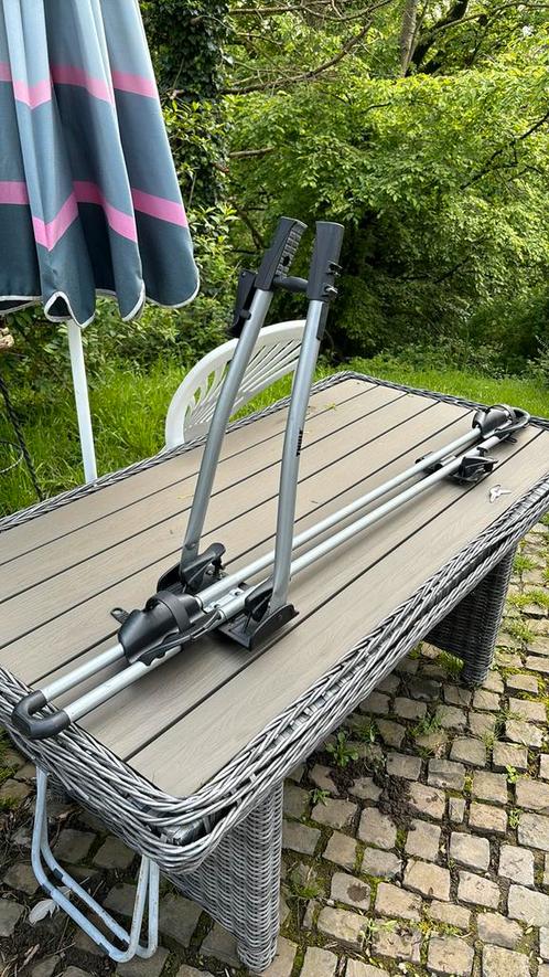 Porte vélo de marque thule avec clef, Autos : Divers, Porte-vélos, Comme neuf, Accessoire porte-vélos, 1 vélo, Pneus larges, Enlèvement ou Envoi