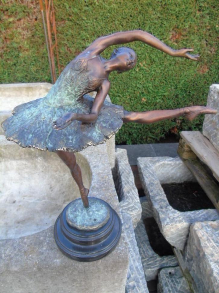 Standbeeld van een ballerina in gepatineerd brons op marmer, Antiek en Kunst, Antiek | Brons en Koper, Brons, Ophalen