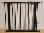 Babydan Deurhekje Asta Zwart 86cm - 93cm, Kinderen en Baby's, Traphekjes, Ophalen, Zo goed als nieuw, Klemhekje, Metaal of IJzer