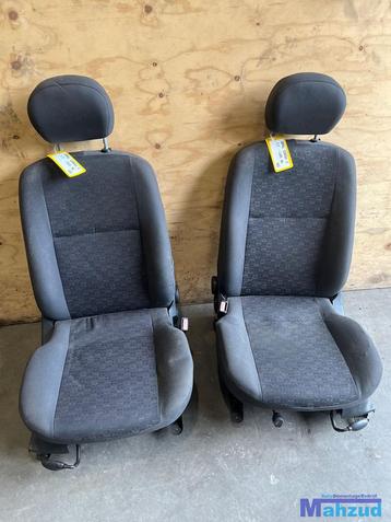 OPEL CORSA C 5 deurs Links rechts stoel 2000-2005  beschikbaar voor biedingen