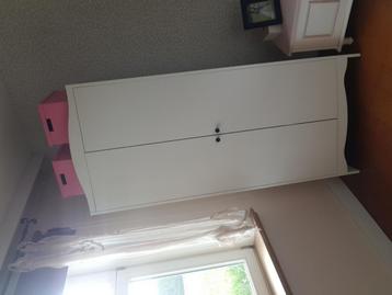Armoire de chambre et lit pour bébé, Enlèvement, Comme neuf