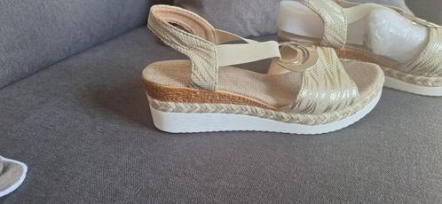 Nieuwe dames sandalen mt 39, Kleding | Dames, Schoenen, Nieuw, Slippers, Ophalen of Verzenden