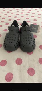 Sandales Igor Taille 27 – Couleur Gris, Kinderen en Baby's, Kinderkleding | Schoenen en Sokken, Ophalen, Zo goed als nieuw