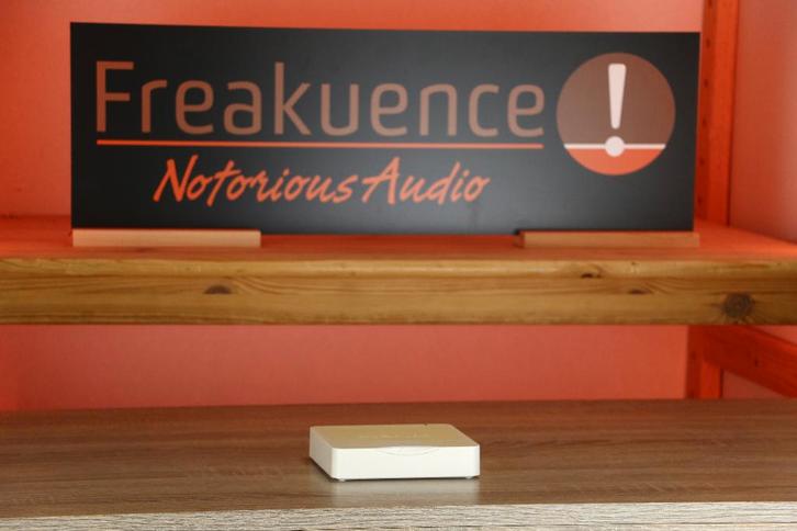 AURALiC Aries Mini TRADE.INRUIL Verkleurd USB*, TV, Hi-fi & Vidéo, Convertisseurs, Comme neuf, Enlèvement ou Envoi