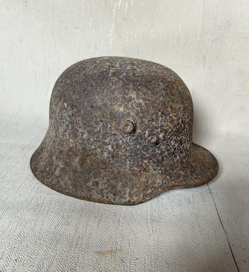 wo1 - Duitse M16 helm met kinriembevestiging - maat 64 beschikbaar voor biedingen