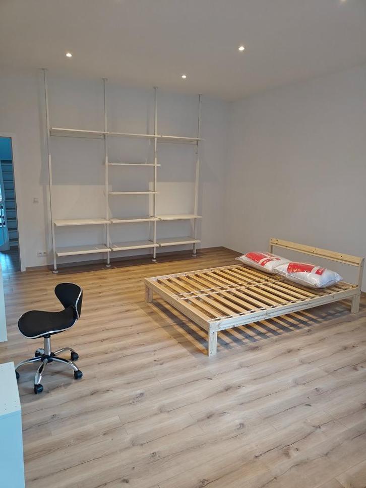 Grande chambre à louer – Colocation à Gosselies (Charleroi), Immo, Appartements & Studios à louer, Charleroi, 50 m² ou plus