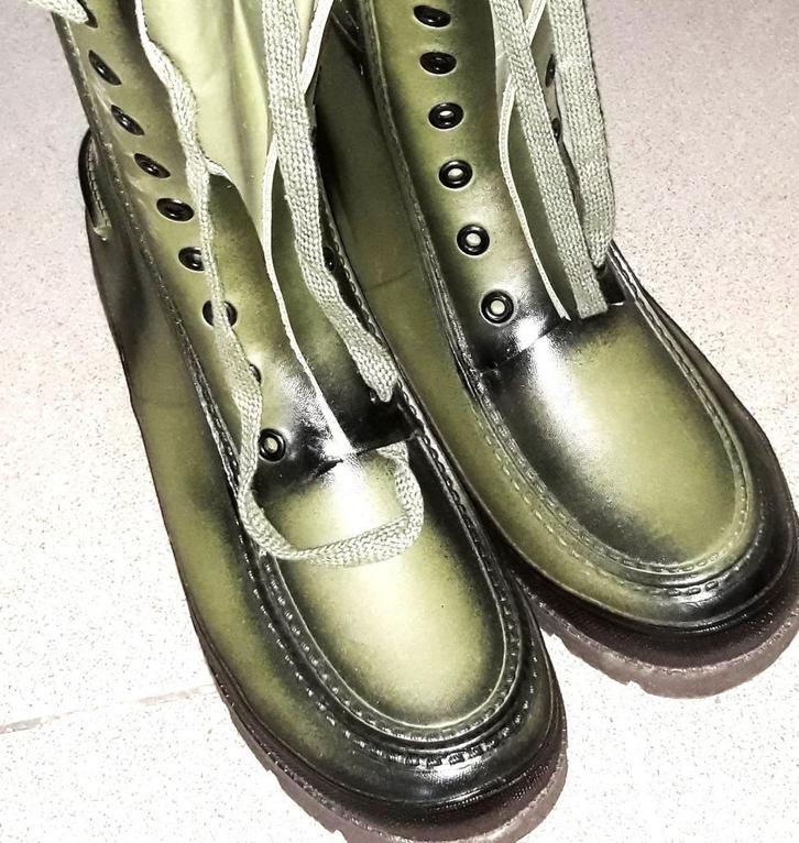 SUPER BOOTS, Hobby en Vrije tijd, Overige Hobby en Vrije tijd, Ophalen