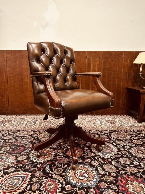 Klassiek Engels Chesterfield Bureaustoel, Antiek en Kunst, Antiek | Kantoor en Zakelijk, Ophalen of Verzenden