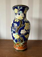 Decoratieve vintage vaas met reliëf bloemenmotief – handgema, Ophalen