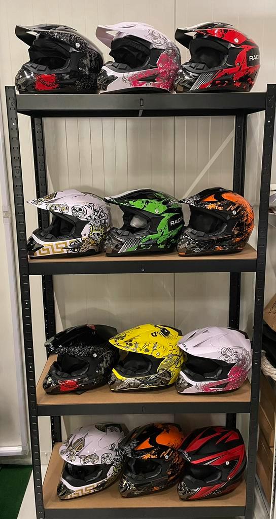 Nieuwe kinderhelmen in verschillende kleuren en maten, Motoren, Kleding | Motorhelmen, Kinderen, Offroadhelm, Nieuw zonder kaartje
