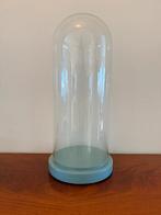 Mondgeblazen antieke glazen stolp, Ophalen