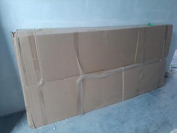 Dzignstone Solid Linear 26 douchebak in solid surface 1900 beschikbaar voor biedingen