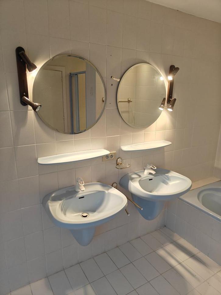 Vintage badkamer - Zelf af te breken, Huis en Inrichting, Badkamer | Badkamermeubels, Gebruikt, Wasbak of Wastafel, 200 cm of meer