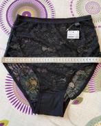 Culotte dentelle motifs floraux taille M