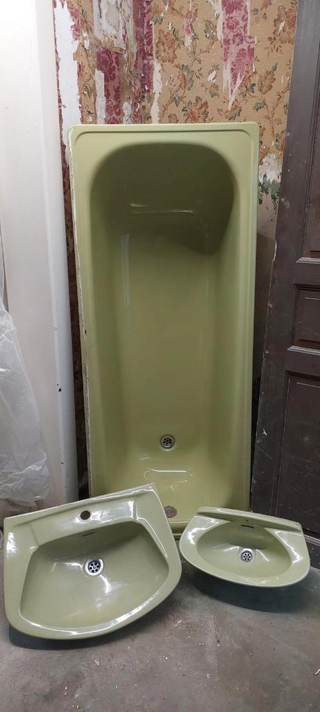 Bad + grote en kleine lavabo groen, Huis en Inrichting, Badkamer | Complete badkamers, Ophalen