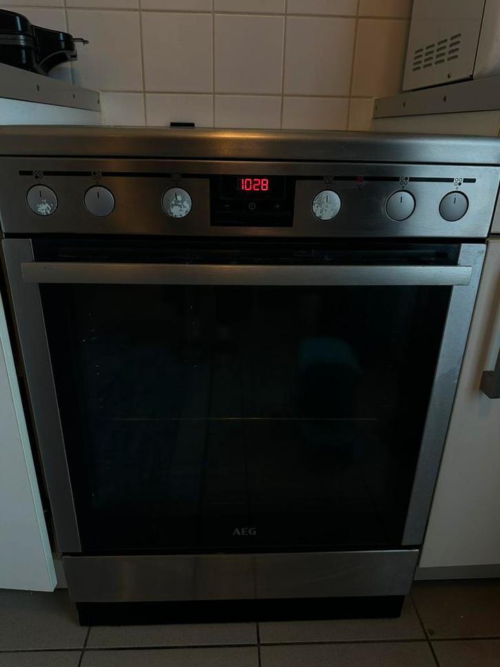 Aeg oven met kookplaat, Elektronische apparatuur, Fornuizen, Gebruikt, Elektrisch, 4 kookzones, Ophalen