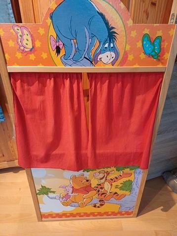 Poppentheater met 13 poppen beschikbaar voor biedingen