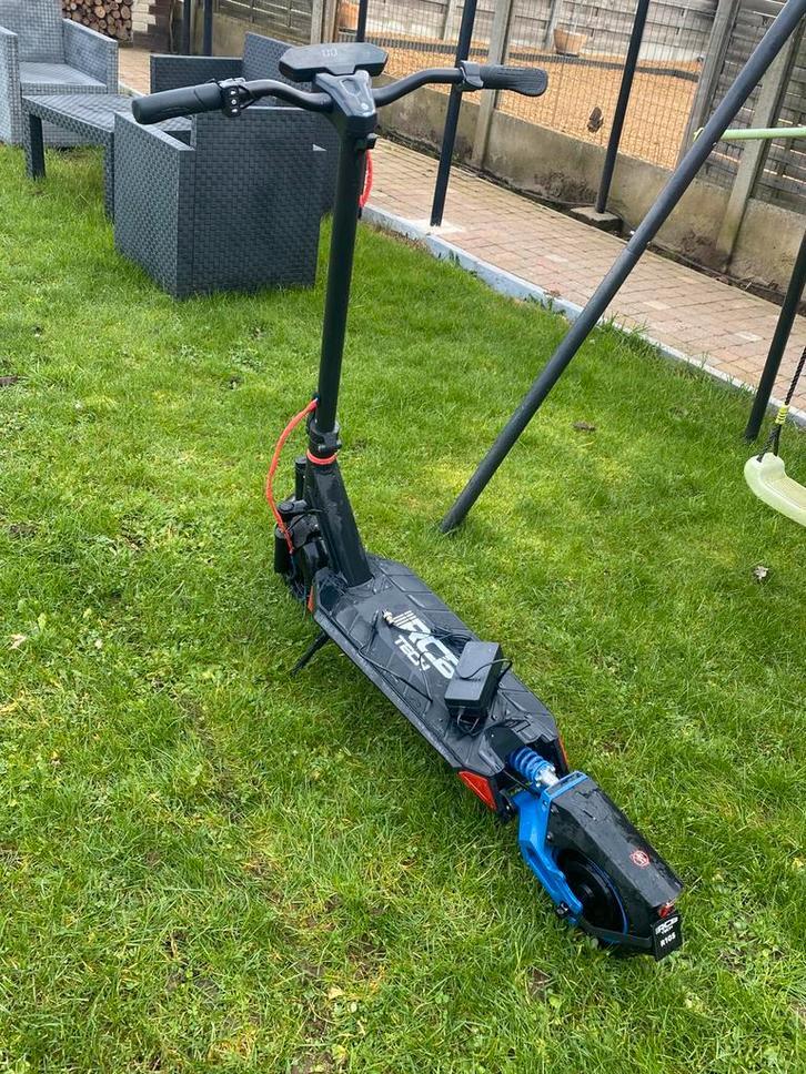 Trottinette électrique RCB 45KMH avec chargeur, Vélos & Vélomoteurs, Trottinettes, Comme neuf, Step électrique (E-scooter), Enlèvement