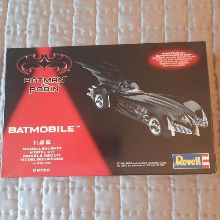 REVELL 1/25 BATMOBILE MIB= Mint In Box., Hobby en Vrije tijd, Modelbouw | Auto's en Voertuigen, Nieuw, Auto, Groter dan 1:32, Revell