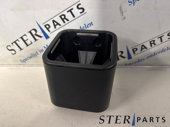 Bekerhouder van een Mercedes CLS-Klasse, Gebruikt, -, Ophalen of Verzenden, -