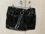 Mini-jupe en vinyle noir avec bijou cœur en guise de boucle, Vêtements | Femmes, Noir, Shein, Taille 42/44 (L), Enlèvement ou Envoi