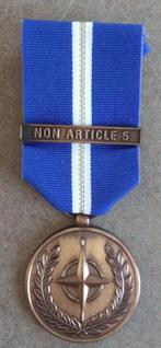 Medaille NATO Non Article 5, Ophalen of Verzenden, Overige soorten, Lintje, Medaille of Wings