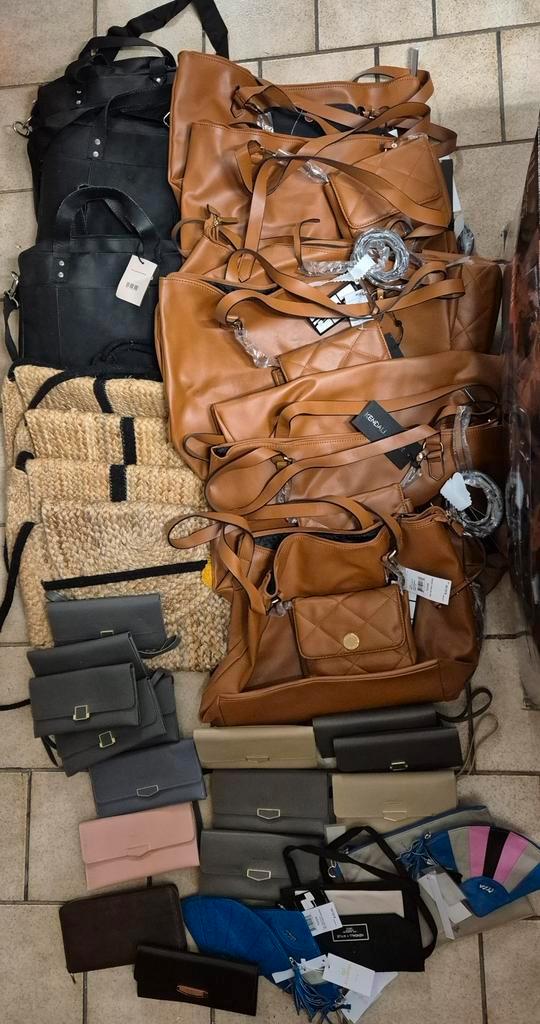 Lot van strikt nieuwe lederwaren, Handtassen en Accessoires, Tassen | Reistassen en Weekendtassen, Ophalen
