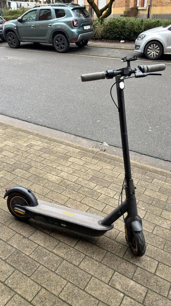 Ninebot g30 max, Vélos & Vélomoteurs, Trottinettes, Comme neuf, Step électrique (E-scooter), Enlèvement