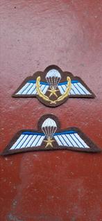 Para-insignes, Ophalen