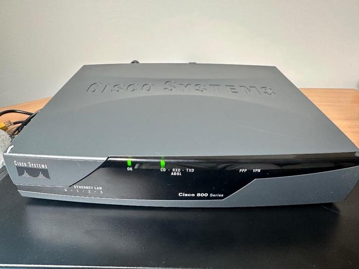 Cisco 877 ADSL router - new, Computers en Software, Routers en Modems, Nieuw, Router, Ophalen of Verzenden