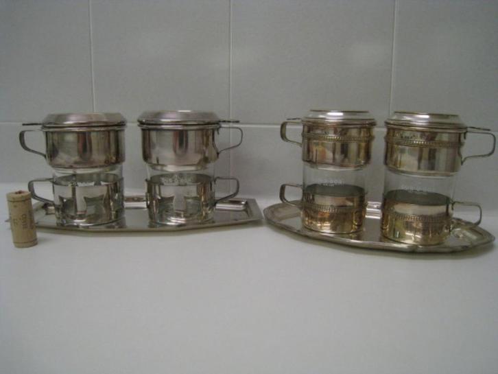 2 vintage inox verzilverde koffiesets Dur-o-bor op plateau, Antiek en Kunst, Antiek | Servies los, Ophalen