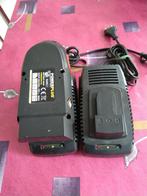 Lader + 2 batterijen Li-ion Powersplus tuinmachines 18 volt, Ophalen, Zo goed als nieuw