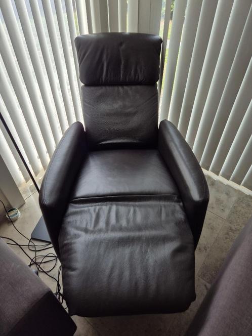 Leren relaxzetel met ligfunctie en verstelbare hoofdsteun, Huis en Inrichting, Fauteuils, Gebruikt, Leer, 50 tot 75 cm, 75 tot 100 cm