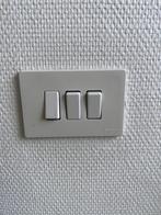 BTcino lichtschakelaars en stopcontacten MAGIC/IVOOR, Doe-het-zelf en Bouw, Elektriciteit en Kabels, Ophalen, Zo goed als nieuw
