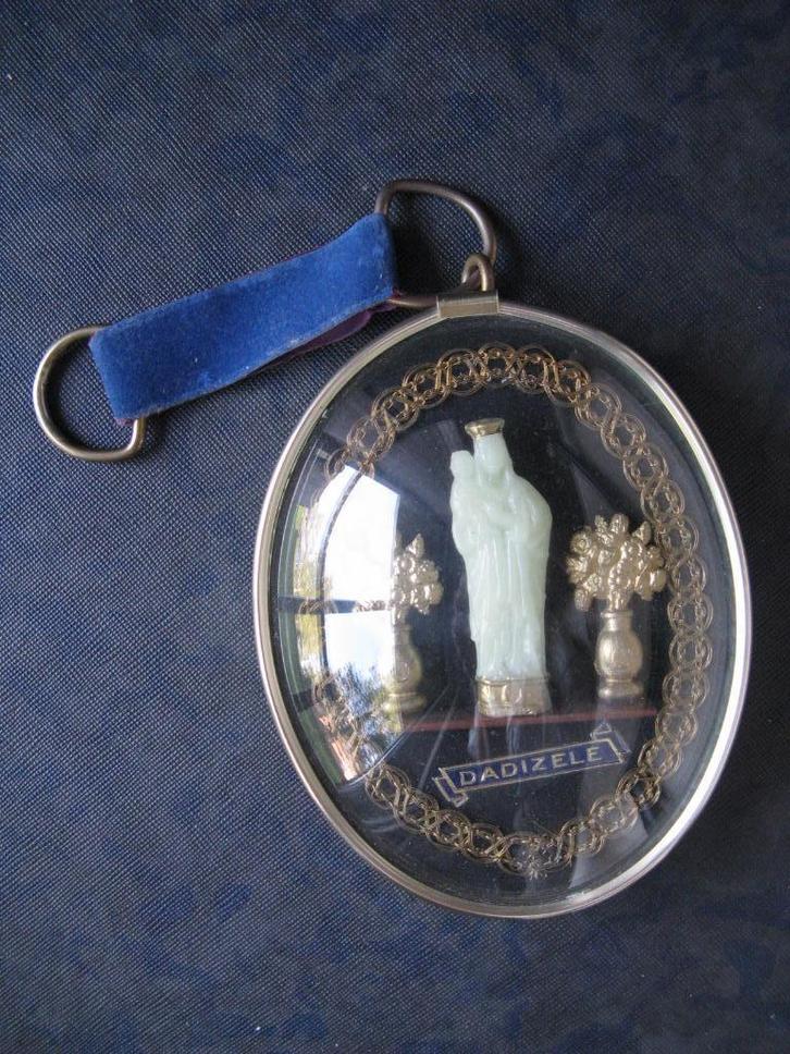 een mooi medaillon, Antiek en Kunst, Antiek | Keramiek en Aardewerk, Ophalen