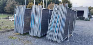 +/- 35 gebruikte bouwhekken / werfhekken Heras beschikbaar voor biedingen