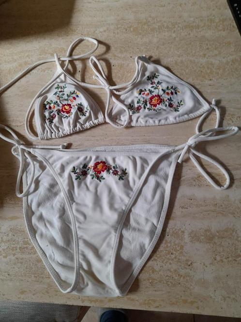 Witte Bikini van 'Hunkemöller' Maat 40, Kleding | Dames, Badmode en Zwemkleding, Gedragen, Bikini, Wit, Ophalen of Verzenden