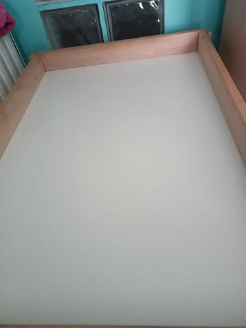 Table à langer bébé Ikea montée   avec coussin 