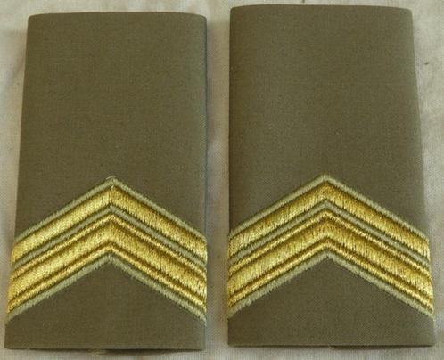 Rang Onderscheiding Regenjas, Sgt. 1e Kl, KL, vanaf 2000.(1), Collections, Objets militaires | Général, Armée de terre, Enlèvement ou Envoi