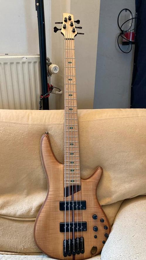 Ibanez sr premium 5 cordes SR5FMDX modifiée, Muziek en Instrumenten, Snaarinstrumenten | Gitaren | Bas, 5-snarig, Ophalen