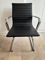 2 vaste bureelstoelen Eames look alike, samen of apart, Ophalen, Zo goed als nieuw, Zwart, Bureaustoel