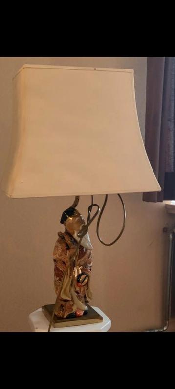 Lamp beschikbaar voor biedingen
