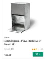 Kip drink en voederbak, Ophalen