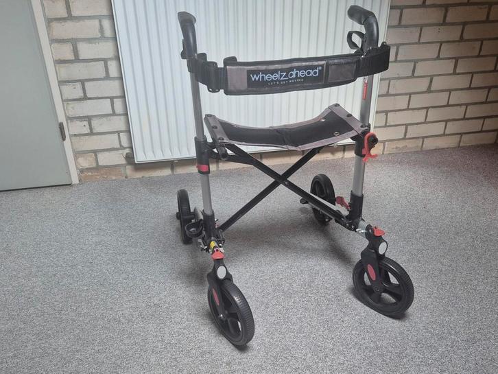 WheelzAhead rollator, zilverkleurig, 7,4 kg., Diversen, Rollators, Zo goed als nieuw, Opvouwbaar, Ophalen