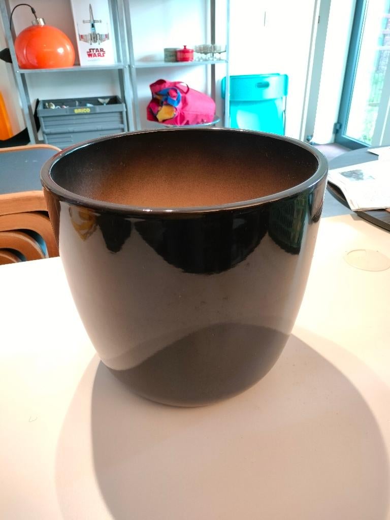 grote stenen bloempot, Rond, Zo goed als nieuw, Balkon, Aardewerk