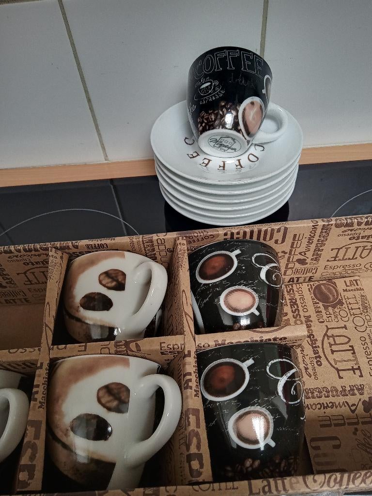 Koffieservies ORIGINELE DOOS & Met stempel  VINTAGE  Kadotip, Ophalen of Verzenden, Nieuw, Keramiek, Kop(pen) en/of Schotel(s)