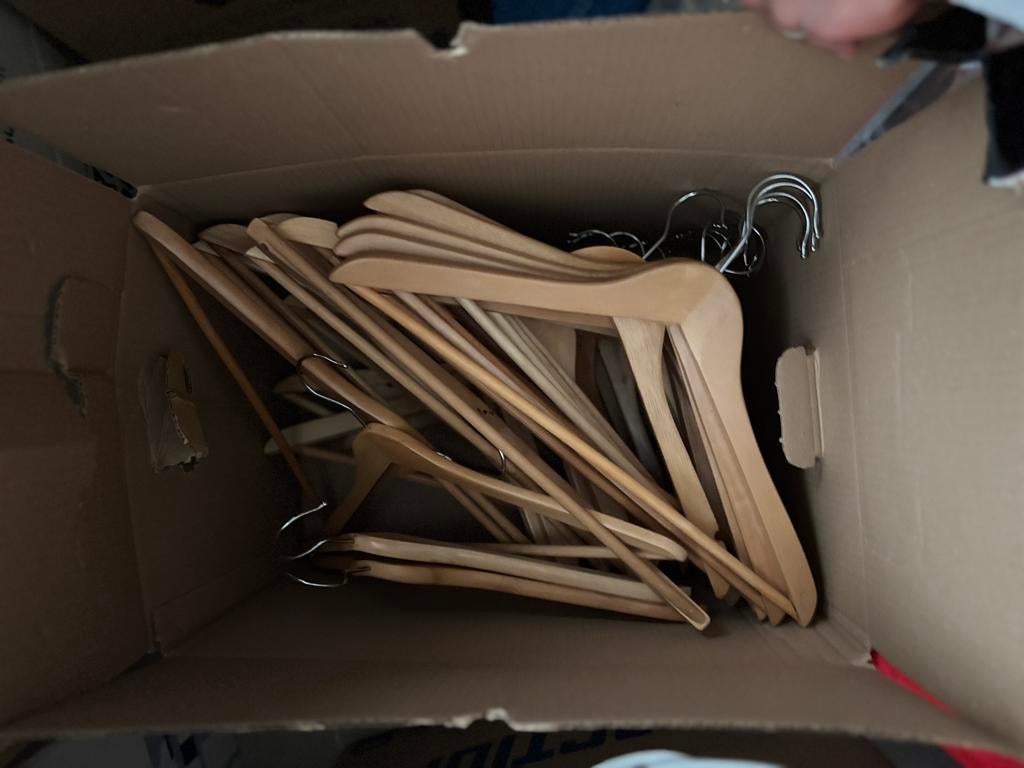 62 beuken kapstokken, Enlèvement, Comme neuf