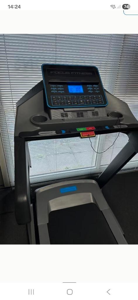 Focus fitness jet 9 iplus professionele loopband, Sports & Fitness, Appareils de fitness, Neuf, Tapis roulant, Bras, Jambes, Pectoraux