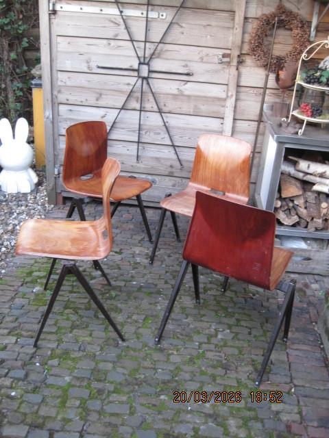 pagholz thur op seat 4 schoolstoelen (380), Huis en Inrichting, Stoelen, Ophalen, Bruin, Overige materialen, Vier